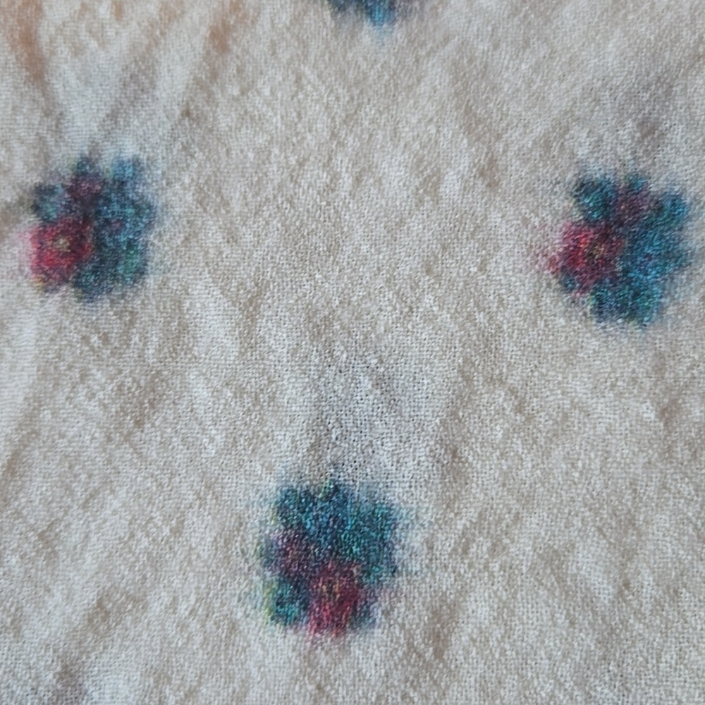 Floral Roses Patterned Cream Scarf - Picture 4 of 9